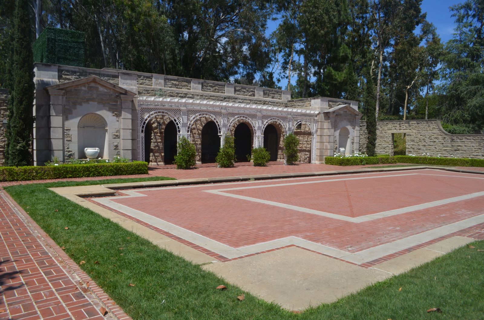 Greystone Mansion: Pool House