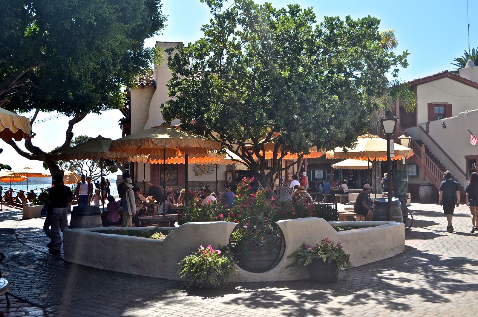 VISITOR GUIDE to Seaport Village VISITOR GUIDE to Seaport Village