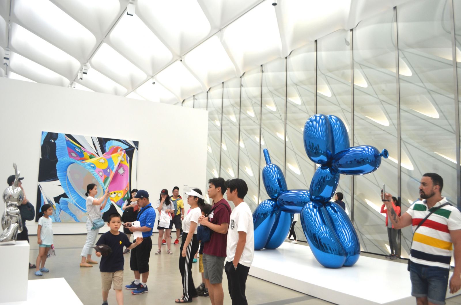 The Broad - Jeff Koons, Balloon Dog Blue