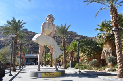 Forever Marilyn Statue
